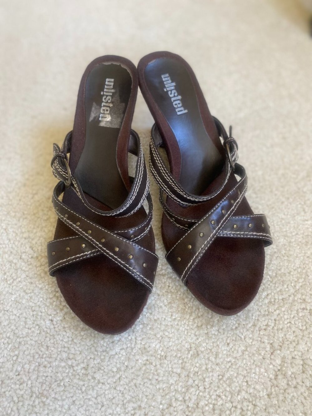 UNLISTED brown strappy wedge sandals, rich boho luxe feel brass accents, sz 7.5